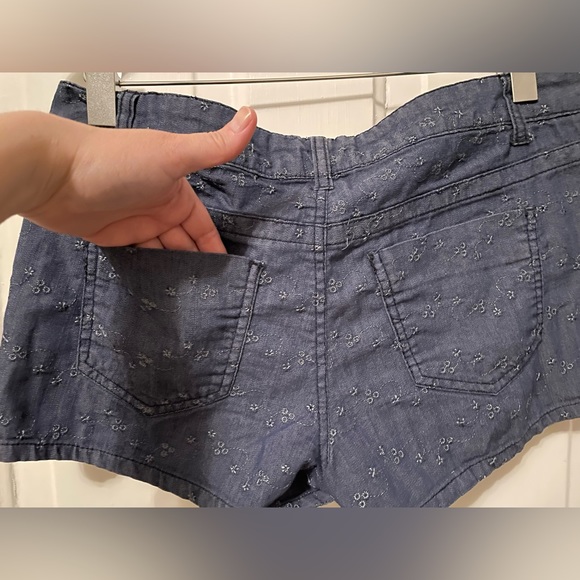 2 for $6 Low rise jeans shorts w/embroidery - Picture 4 of 6